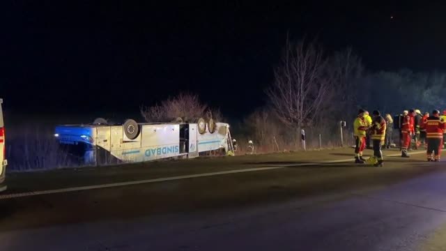 Heridas 35 personas al volcar un autobús cerca de la ciudad alemana de Magdeburgo