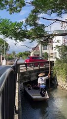 Boatmen jumping over bridges 