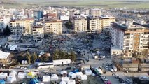 إنقاذ عائلة من تحت الأنقاض وكاميرا الجزيرة ترصد حجم الدمار في نورداغ