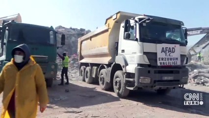 Kahramanmaraş'ta enkaz kaldırma başladı