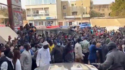 REGARDEZ: Ousmane Sonko a t-il échappé à une tentative d'arrestation  de la police ?