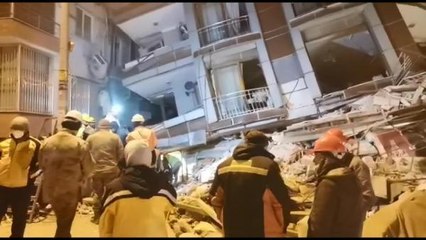 KARDEŞİ VE AİLESİ ÇAĞRI YAPTI; TERMAL KAMERANIN 'YAŞAM' BELİRTİSİ BULMASIYLA ÇALIŞMA BAŞLATILDI