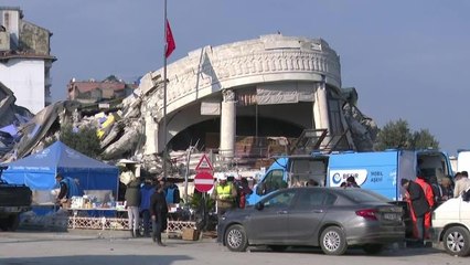 Depremin Ardından Antakya'da Tarihi Binalar da Yıkıldı… Mahalle Muhtarı Yavrun: "Bırakıp Gidemem Her Şeyim Burada, Dünyamız Aşağıda"