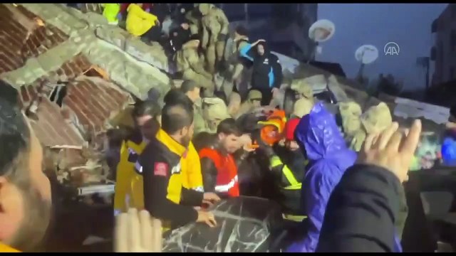 İHH tüm imkânlarıyla deprem bölgesinde