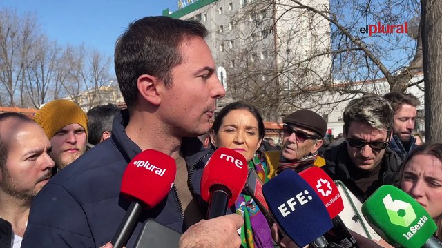 Juan Lobato en la manifestación por la sanidad pública