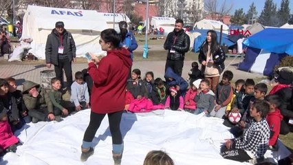 GAZİANTEP'TE DEPREMZEDE ÇOCUKLARA OYUNLU TERAPİ