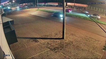 Câmera de segurança registra grave acidente em Toledo