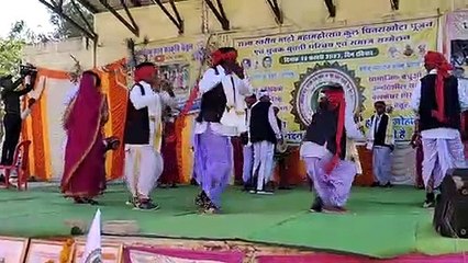 कोरकू युवक-युवती ने किया आकर्षक नृत्य