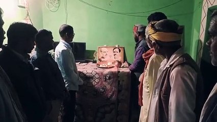 Скачать видео: पंडित दीनदयाल की पुण्य तिथि पर दी श्रद्धांजलि