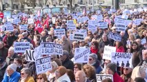 Miles de personas desbordan las calles de Madrid para defender la Sanidad pública