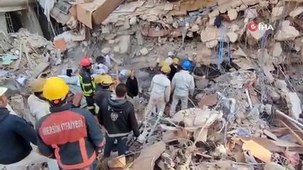 158 saat sonra herkesin yüzü güldü! 17 yaşındaki Asya hayata böyle tutundu