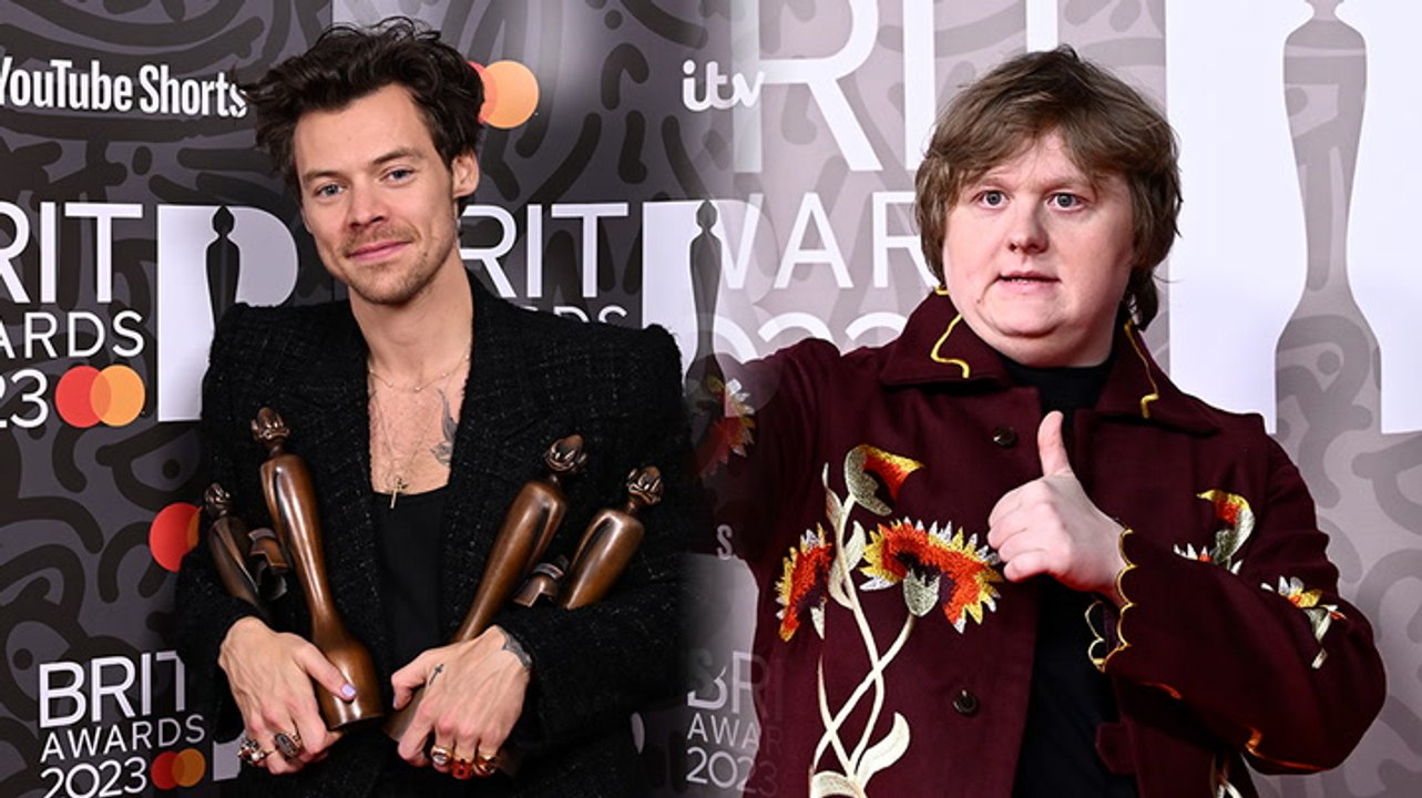 Harry Styles and Lewis Capaldi kiss at the Brit Awards