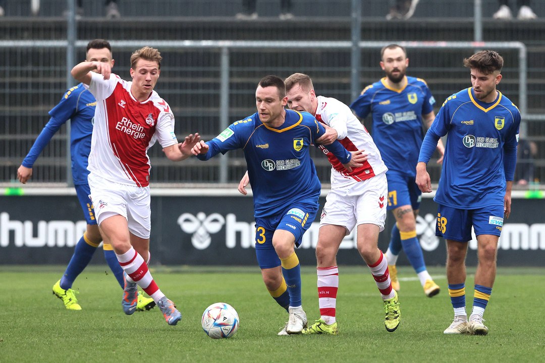 0:2 bei Köln II: Clemens verliert bei Düren-Debüt gegen alte Liebe