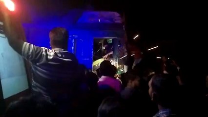 दो वाहनों में टक्कर, स्टेयरिंग के लोहे को काटकर ड्राइवर को निकाला बाहर