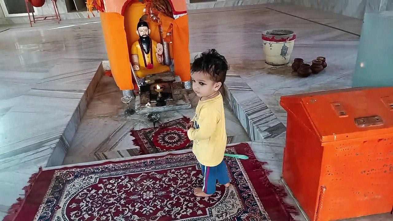 Baba Sawantram Ashram Bishanpura me khelta bacha #temple #dailymotion