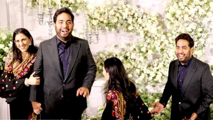 Paparazzi Teases Akash Ambani & His Wife At Sid-Kiara's Reception