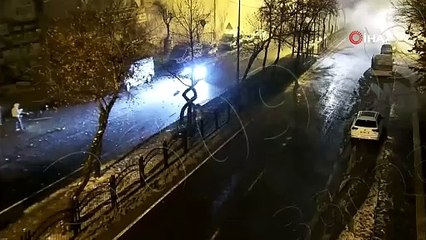 Depremin dehşete düşüren anları güvenlik kamerasında