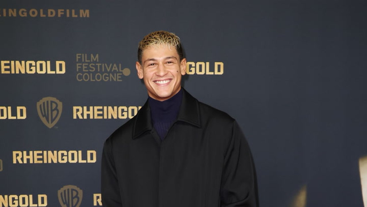 „Bibi & Tina“-Star Emilio Sakraya vergeben: Diese hübsche Moderatorin ist seine Freundin