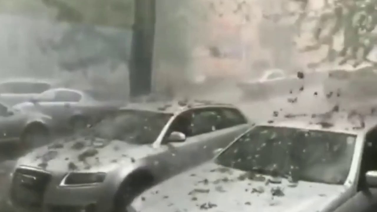Apocalypse in Italy! ⚠️ Airports are closed! A hurricane destroys the resort islands!