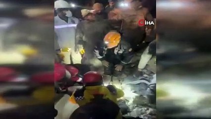 Gaziantep'te 163 saat sonra gelen yaşam sevinci