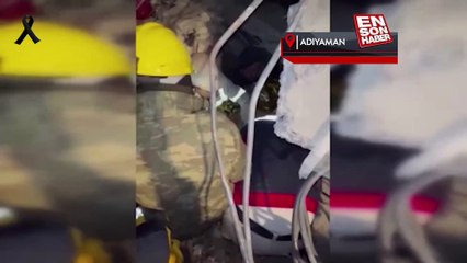 Amasyalı madenci elleriyle kazdığı enkazdaki kadının yüzünü böyle yıkadı