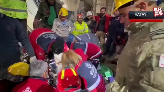 Enkazdan çıkartılan 16 yaşındaki Ayşe: En büyük asker bizim asker