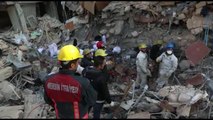Hatay'da Genç Bir Kız, Depremden 158 Saat Sonra Enkazdan Sağ Olarak Çıkarıldı