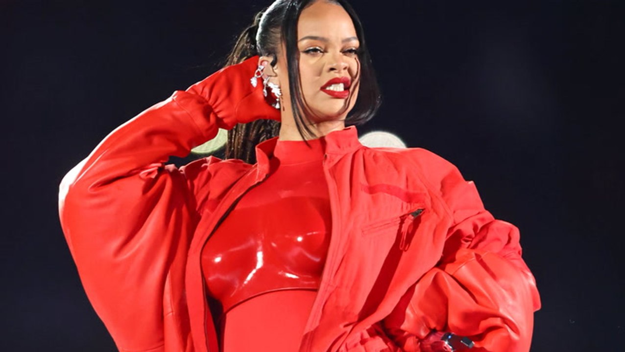 Rihanna verkündet Schwangerschaft bei Super Bowl Halftime Show