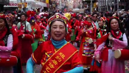 L'année du lapin célébrée à New York lors de la parade du Nouvel An lunaire à Chinatown