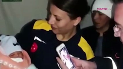 Deprem çadırında dünyaya geldi! "Umut" bebek herkese umut oldu...