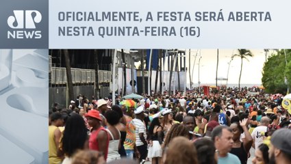 Foliões matam saudade da folia no pré-Carnaval de Salvador