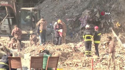 Diyarbakır'da etkili olan depremde 7 sağlık çalışanı hayatını kaybetti