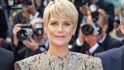 GALA VIDÉO - Marina Foïs maman de deux fortes têtes : ses confidences sans filtre sur ses fils Lazare et Georges
