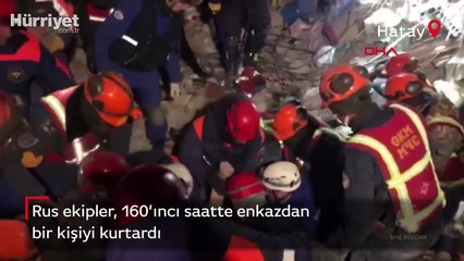 Rus ekipler, 160'ıncı saatte enkazdan bir kişiyi kurtardı