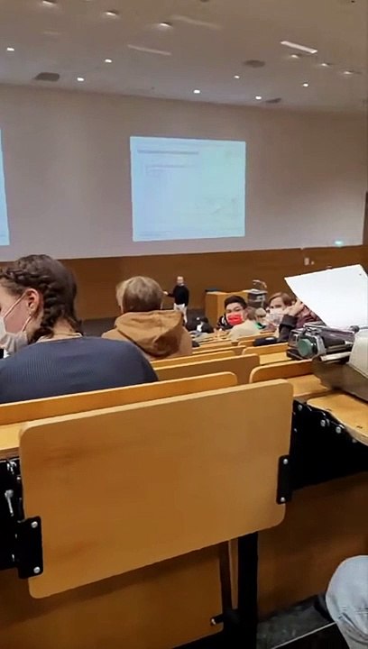 teacher forbid bring laptops in class