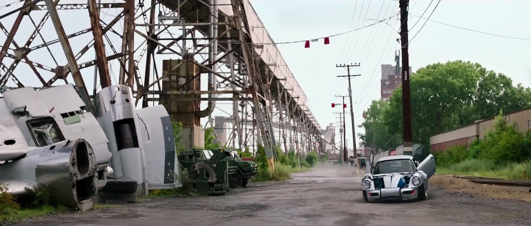 Transformers: El despertar de las Bestias - Spot Oficial con Porsche