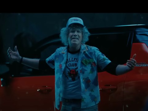Will Ferrell voyage dans les univers de Stranger Things , Bridgerton et Squid Game dans une publicité diffusée lors du Super Bowl