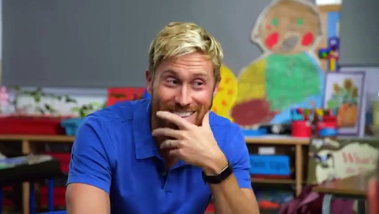 The Russell Howard Hour - Se3 - Ep12 HD Watch