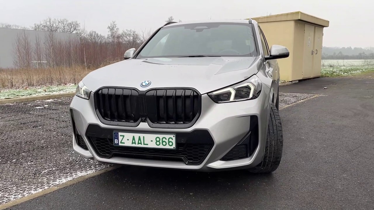 Essai POV BMW X1 25e 2023 en Spacesilber, essai silencieux