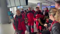 Türkiye'den ayrılan İspanyol kurtarma ekibi güllerle uğurlandı
