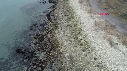 AVCILAR'DA DENİZ METRELERCE ÇEKİLDİ