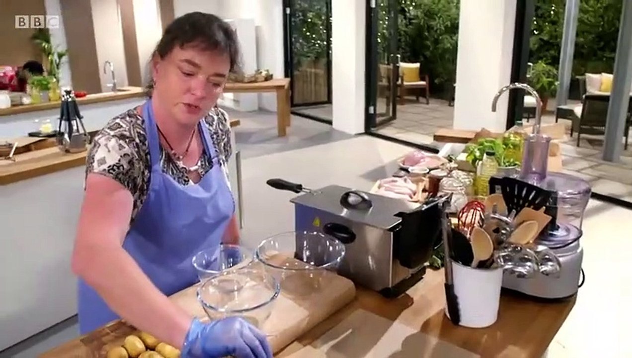 The Big Family Cooking Showdown - Se2 - Ep07 HD Watch