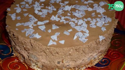 Mousse chocolat & poire sur fond de dacquoise