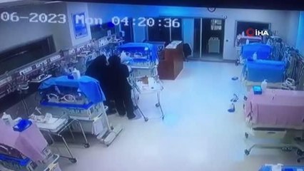 Şiddetli sarsıntıya rağmen bebeklerin kuvözlerini bırakmadılar