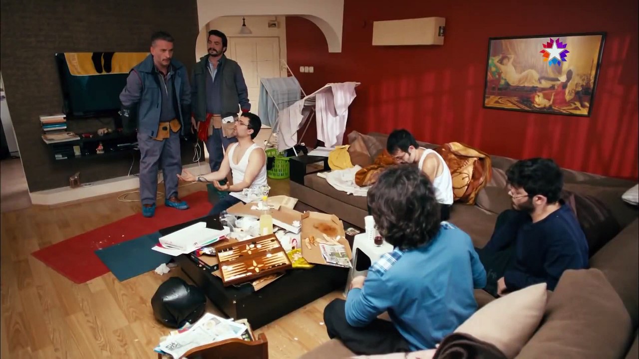 Metin ve Ali'den Öğrenci Evi Baskını | Kardeş Payı