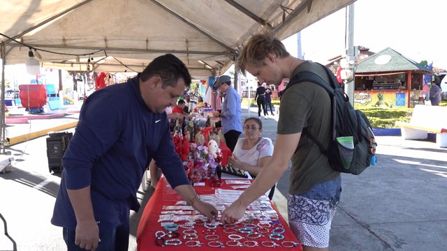 Familias disfrutan de las actividades organizadas en el Puerto Salvador Allende