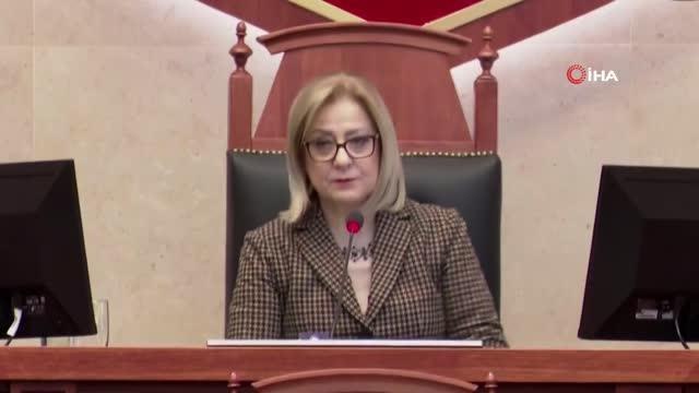 Arnavutluk meclisinde depremde hayatını kaybedenler için 1 dakikalık saygı duruşu