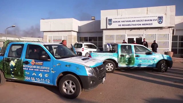 Mansur Yavaş: Deprem bölgelerinde salgın tehdidinin önüne geçmek için 10 araç ve 20 uzman ilaçlama personelimiz yola çıktı