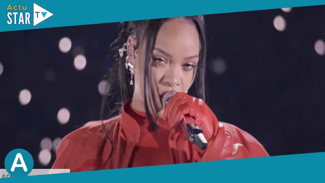 Super Bowl 2023 : Surprise ! Rihanna annonce sa nouvelle grossesse sur scène, les internautes sont c