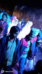 दुल्हन के सिर पर सेहरा, घोड़ी पर बिठाकर निकाला बनवारा